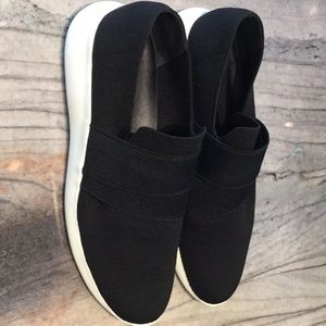 Aston slip on sneaker